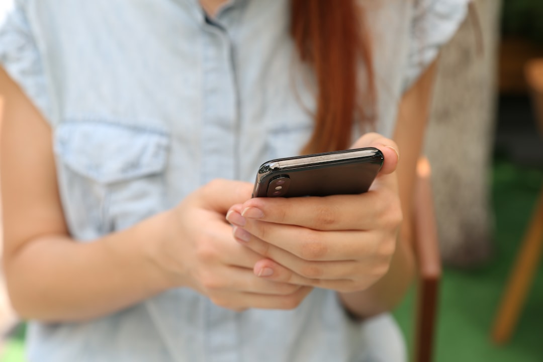 smartphone closeup hands