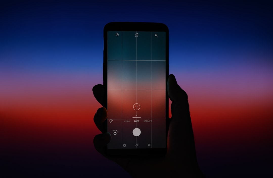 smartphone brightness auto adjustment