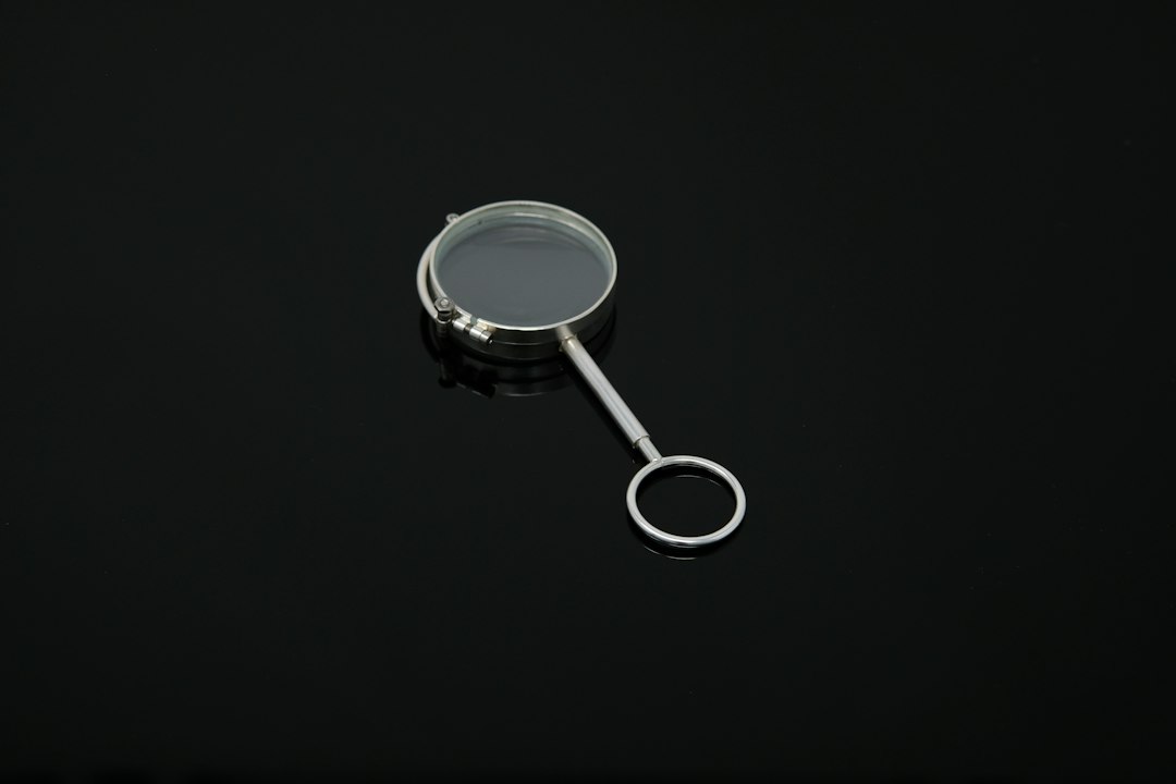 circular search magnifying glass