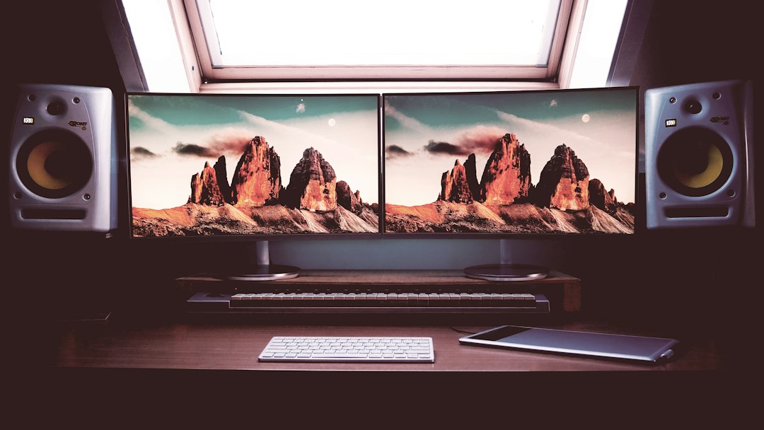 dual monitor screen mirroring